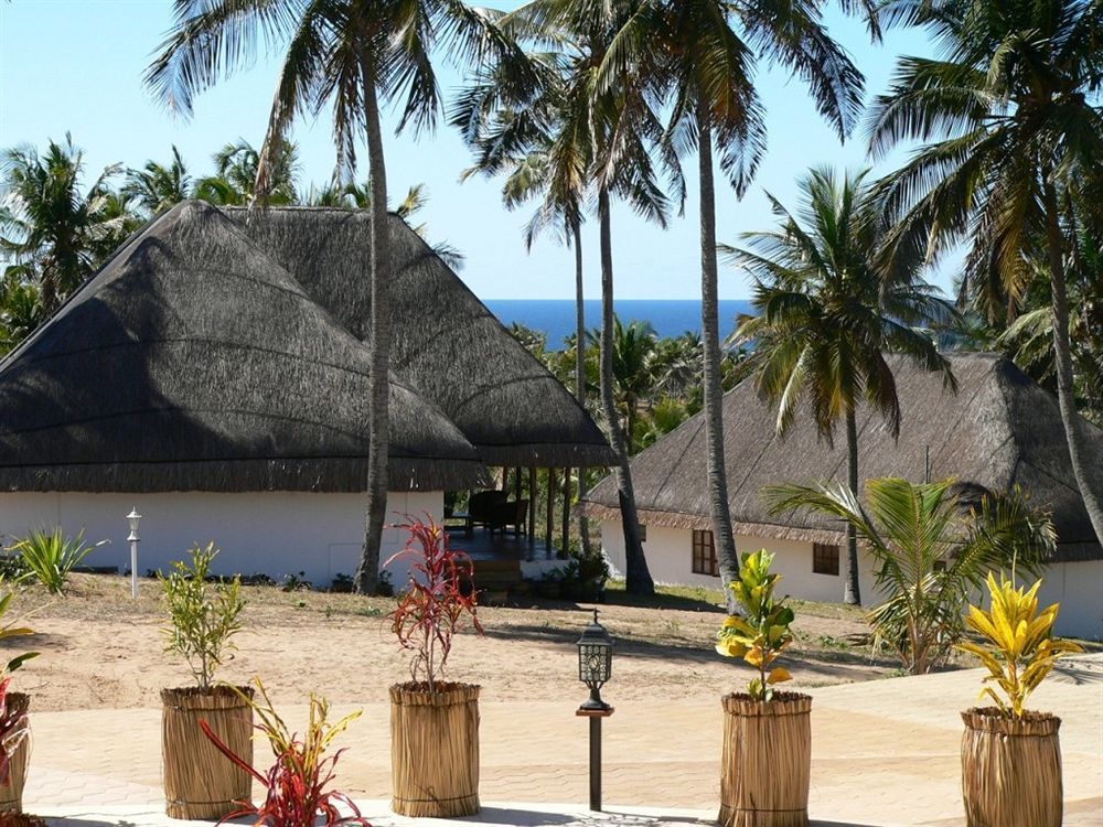 Blue Moon Beach Holiday Resort Inhambane Exterior photo
